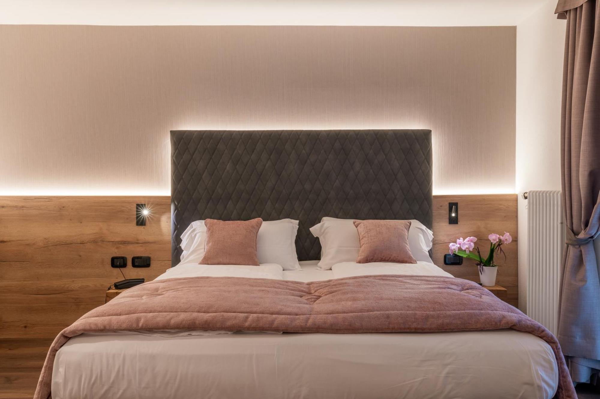 Hotel Meida ポッツァ・ディ・ファッサ エクステリア 写真