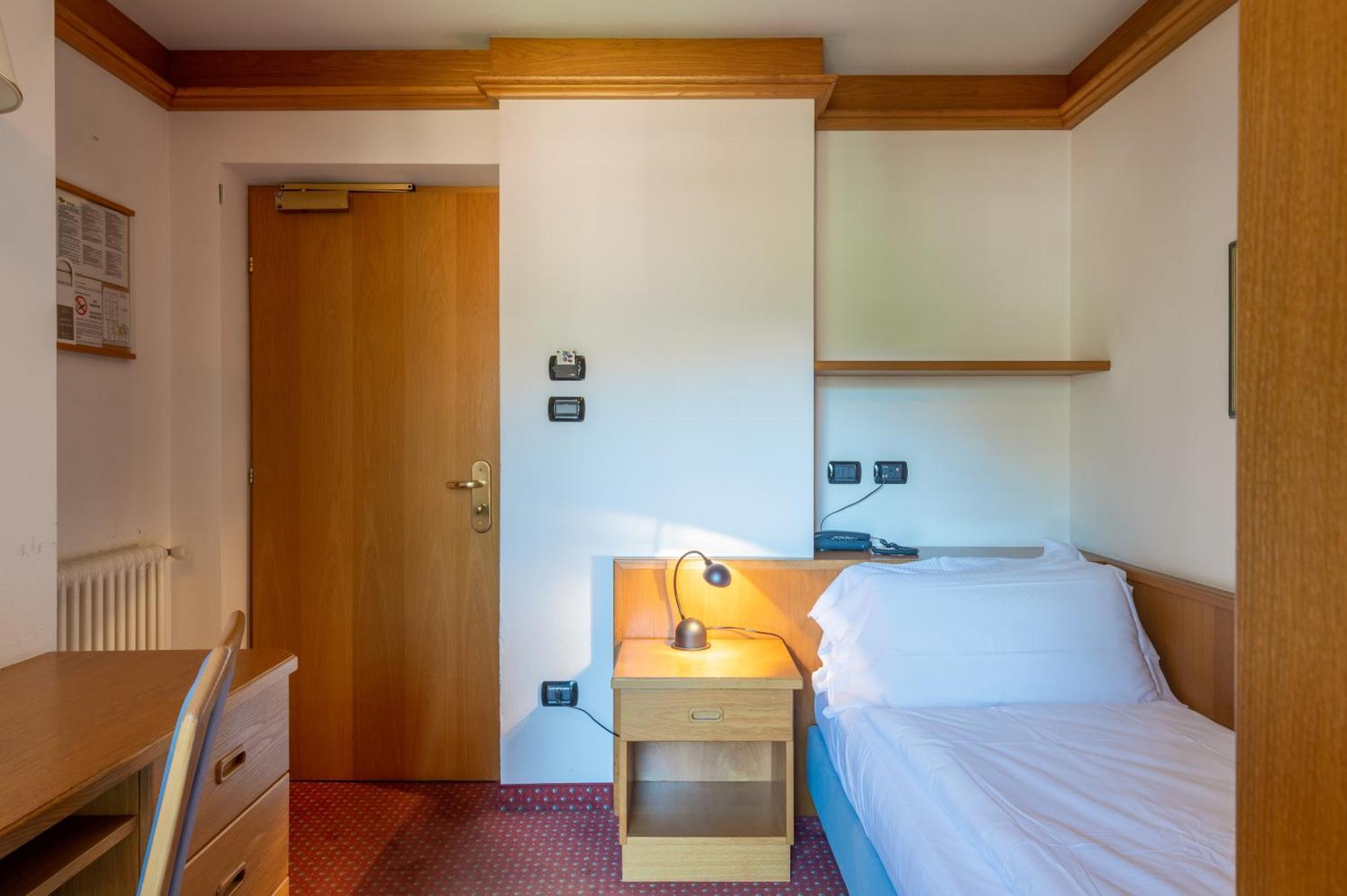 Hotel Meida ポッツァ・ディ・ファッサ エクステリア 写真